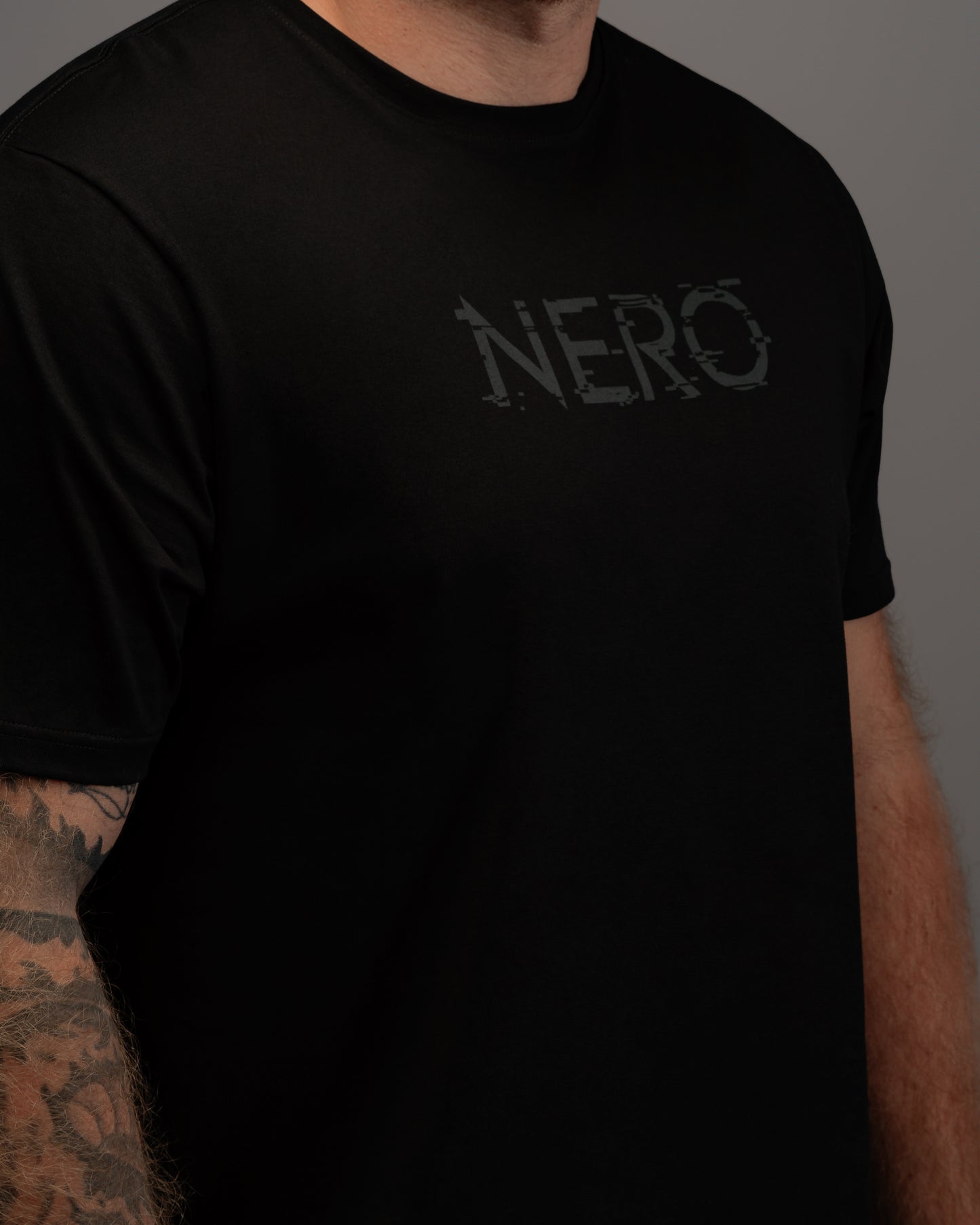 CAMISETA EM ALGODÃO PIMA COM GLITCH